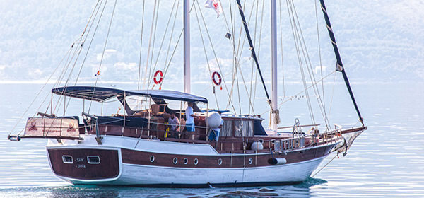 Anclajes seguros en la isla de Symi
