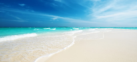 Playa con Sandspit, Maldivas