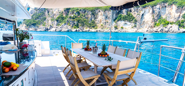 Catamaran Mystique