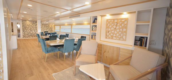 Galapagos Sea Star Mega Yacht