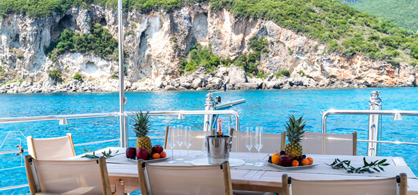 Catamaran Mystique