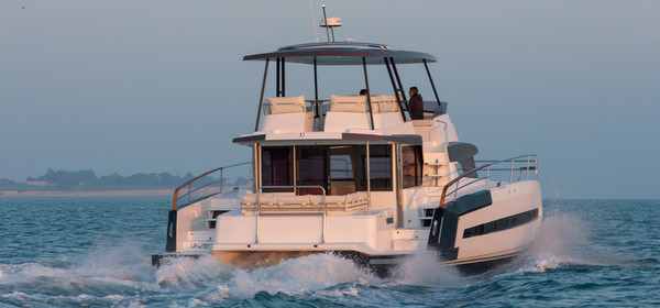 Bali 4.3 Power Catamaran
