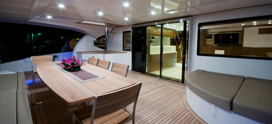 Power Catamaran Damrak II
