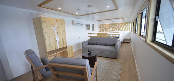 Galapagos Sea Star Mega Yacht