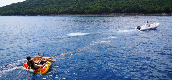 Catamaran Mystique