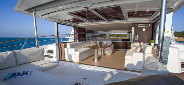 Bali 4.3 Power Catamaran