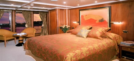 M/Y Private Lives