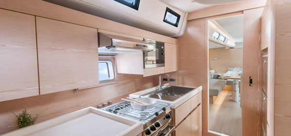 Hanse 675