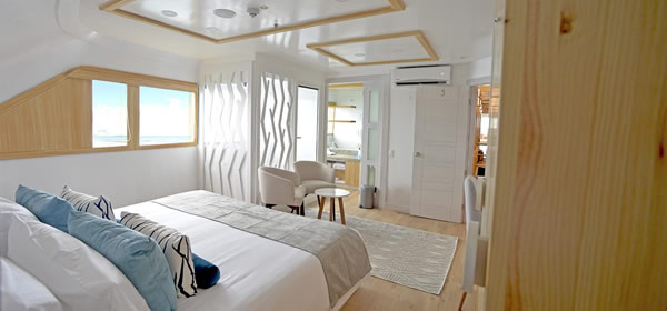 Galapagos Sea Star Mega Yacht