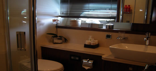 Buzz Sunseeker Yacht 90