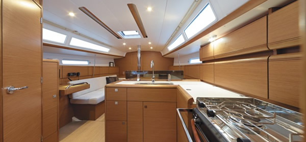Sun Odyssey 389