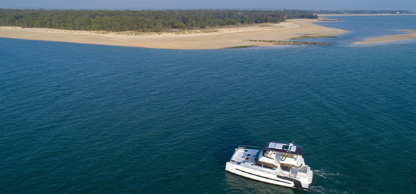 Bali 4.3 Power Catamaran