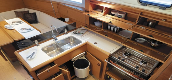 Sun Odyssey 389