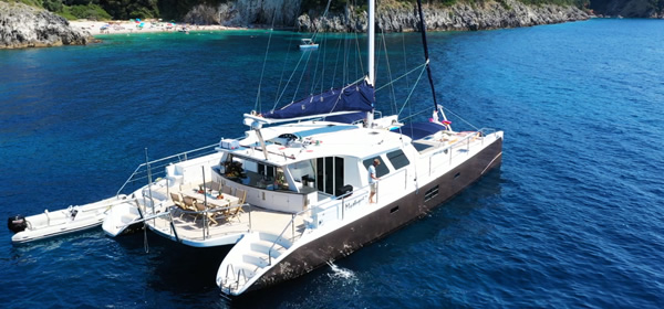 Catamaran Mystique