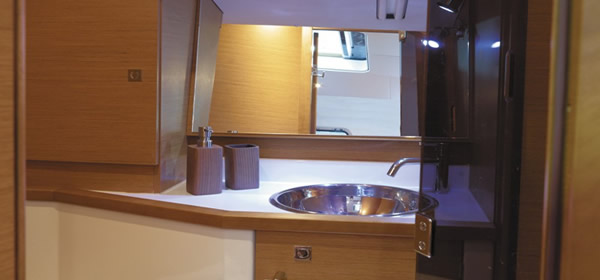 Sun Odyssey 389