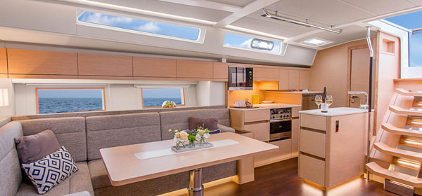 Hanse 548