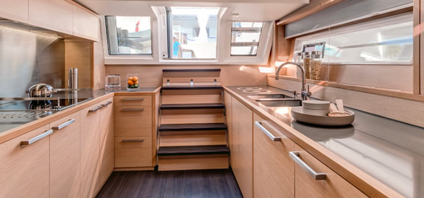 Lagoon 630 Power Cat