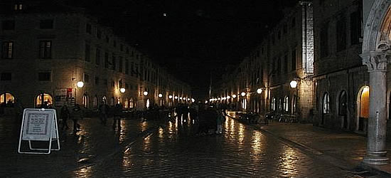 Centro de la ciudad por la noche