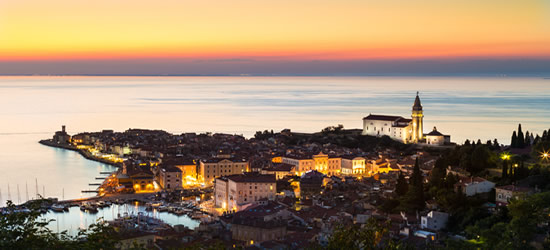 Puesta de sol sobre Piran, Eslovenia