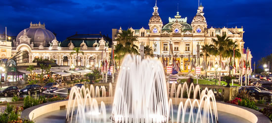 El casino y Monte Carlo en la noche