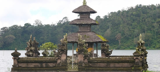 Templo de Ulun Danau, Bali